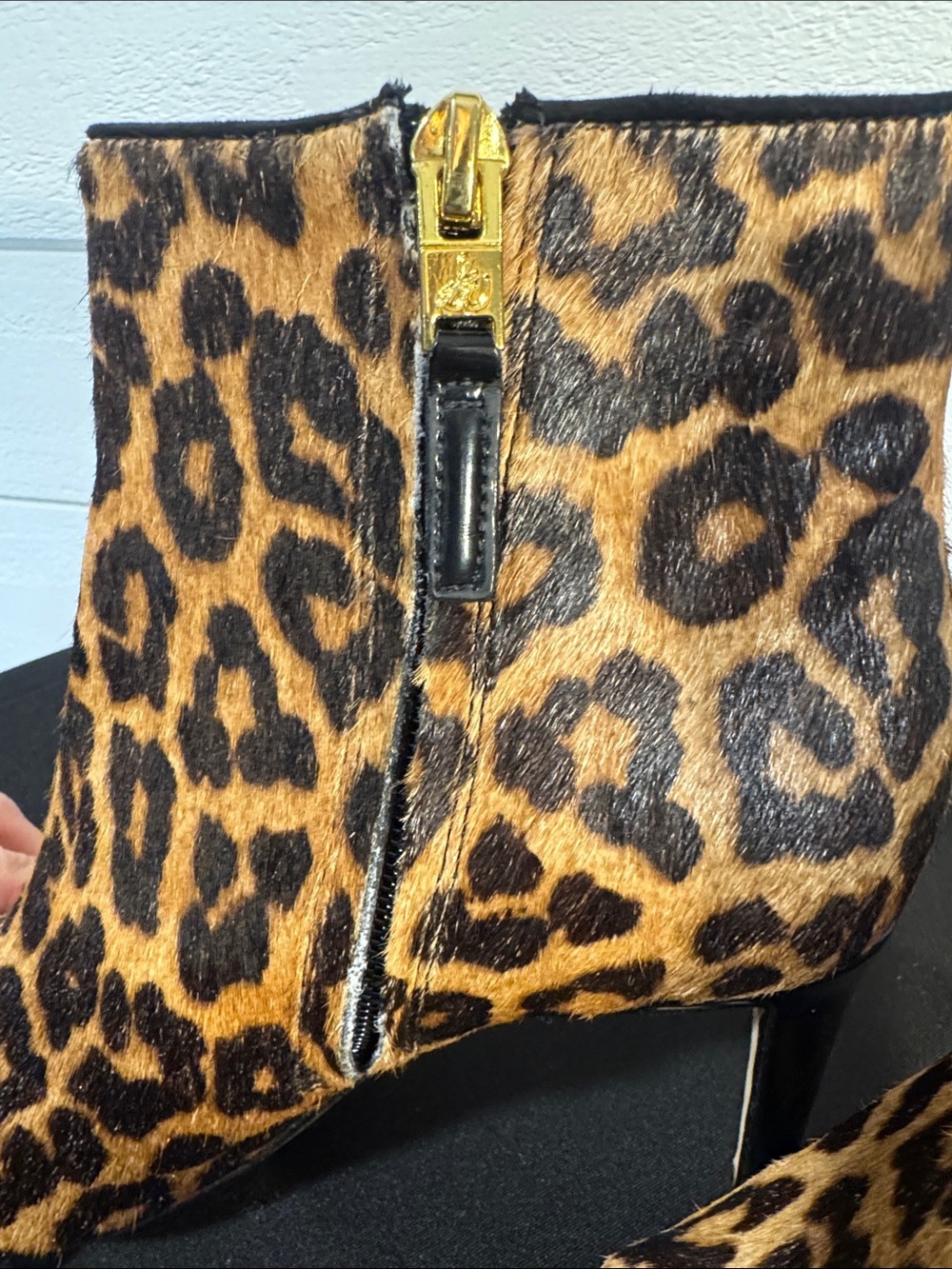 Sam Edelman Leopard Print Pointed-Toe Ankle Boots - Women's 6 - Picture 2 of 5